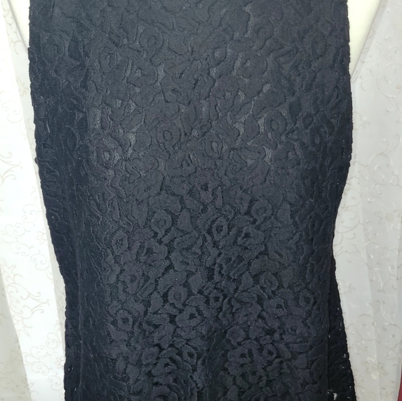 Tops - Picture 3 of 8